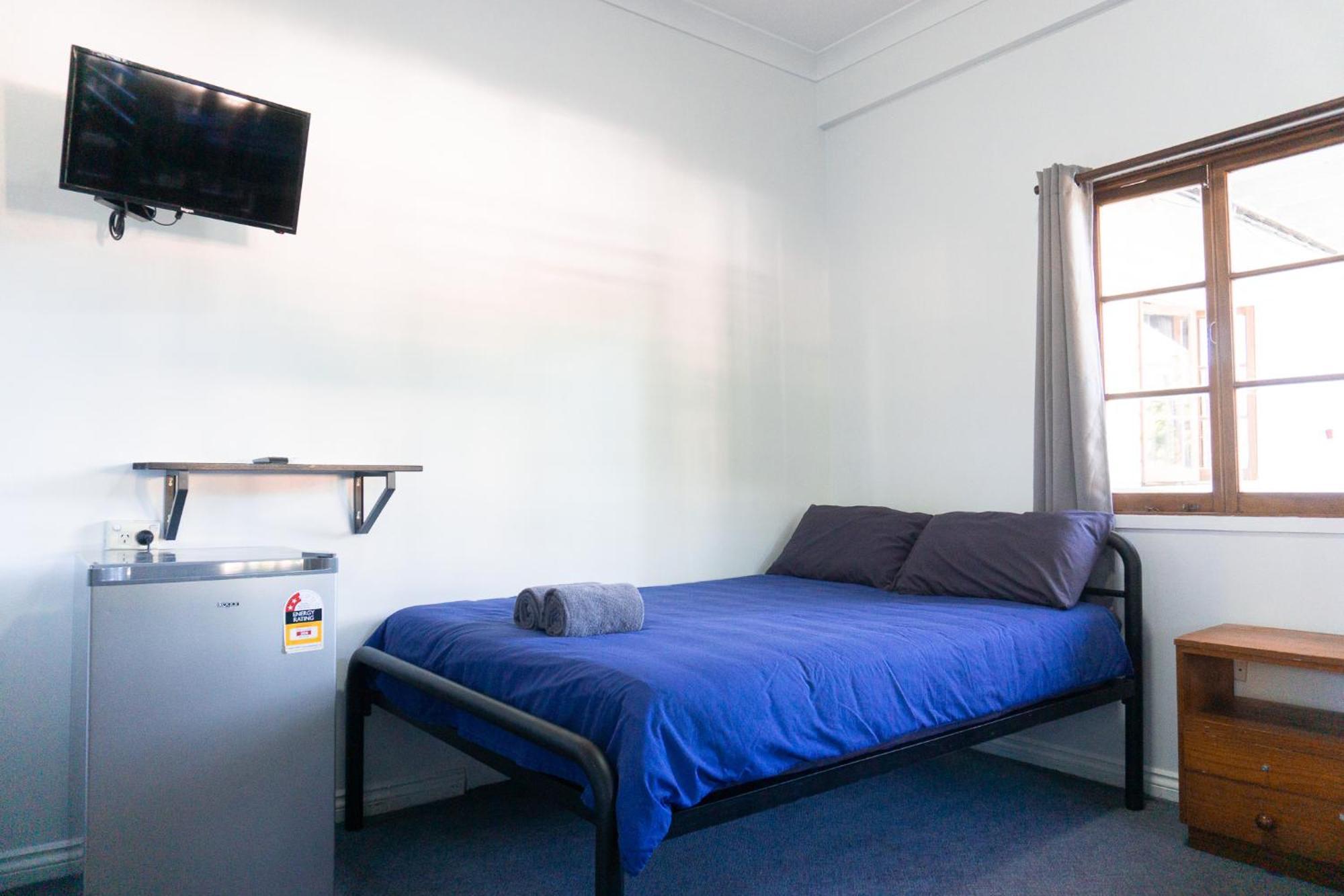 Deluxe Triple Room with Private Bathroom